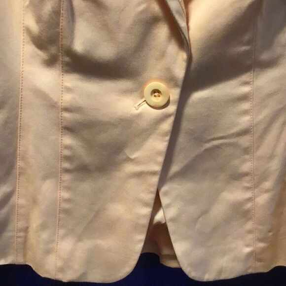 BLaser by Reba size 4 more of a peach than a pink - Picture 3 of 7